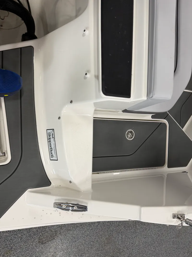 Slide: The Image of Bayliner V20 2026 - 5