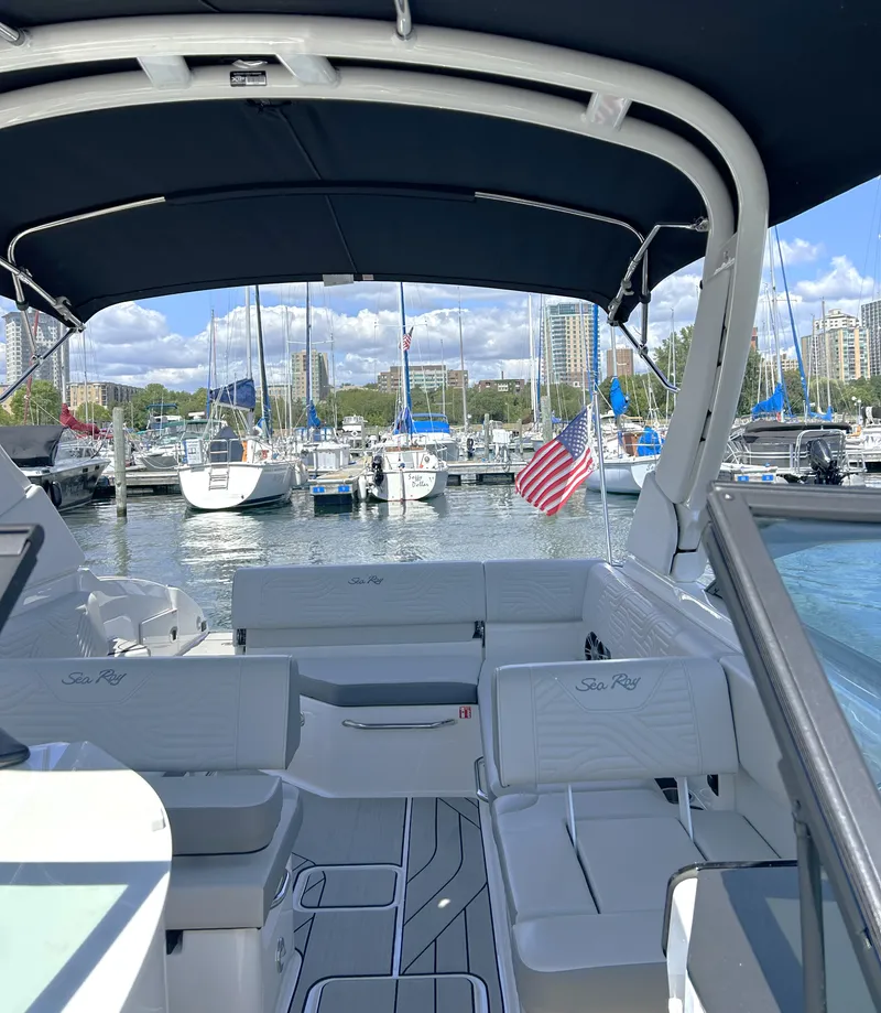 Slide: The Image of Sea Ray SDX 270 Surf 2025 - 10