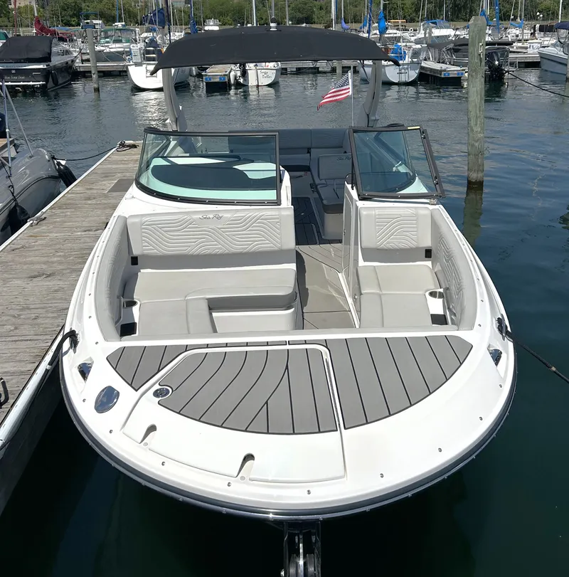 Slide: The Image of Sea Ray SDX 270 Surf 2025 - 8