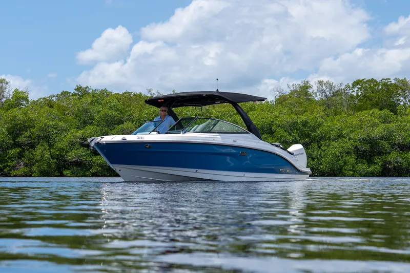 Slide: The Image of Sea Ray SLX 280 Outboard 2026 - 22