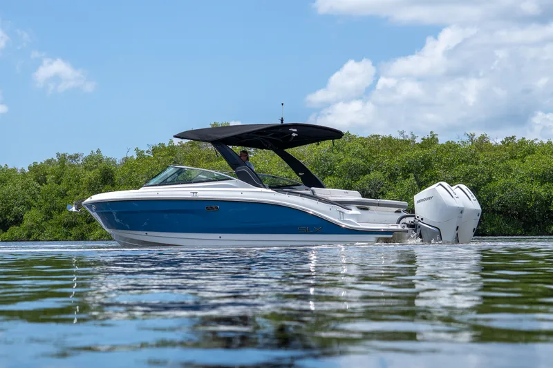 Slide: The Image of Sea Ray SLX 280 Outboard 2026 - 25