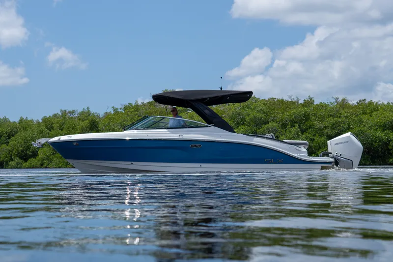 Slide: The Image of Sea Ray SLX 280 Outboard 2026 - 26