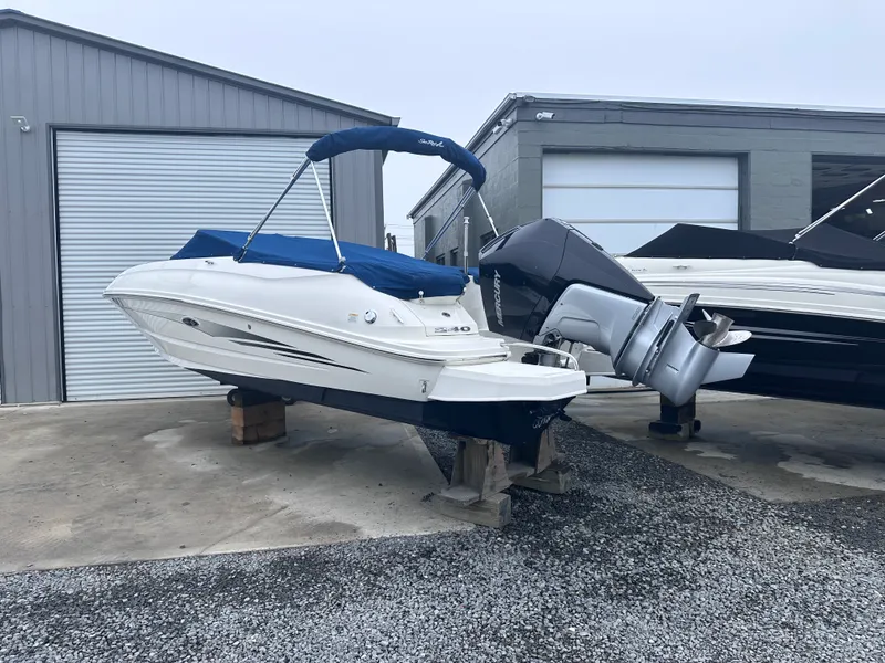 Slide: The Image of Sea Ray 240 Sundeck Outboard 2016 - 1