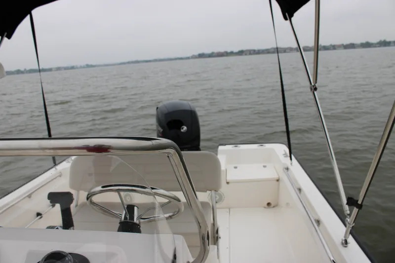 Slide: The Image of Boston Whaler 190 Montauk 2026 - 18