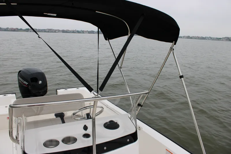 Slide: The Image of Boston Whaler 190 Montauk 2026 - 19