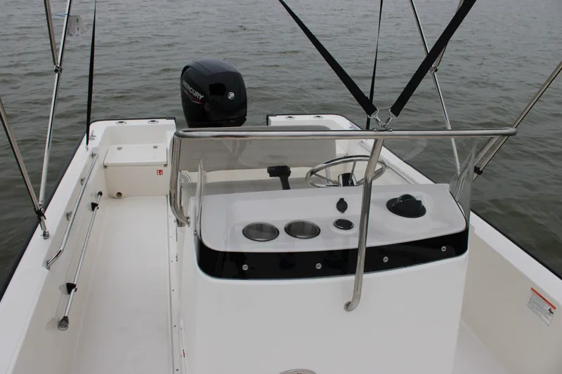Slide: The Image of Boston Whaler 190 Montauk 2026 - 21