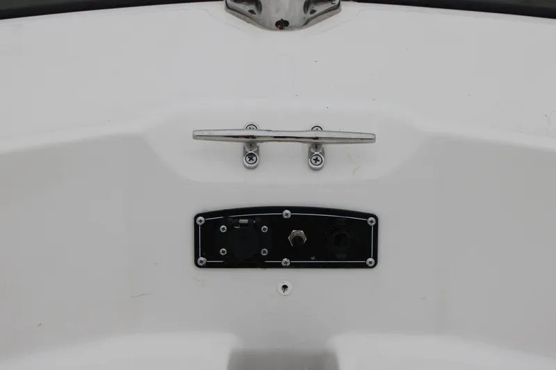Slide: The Image of Boston Whaler 190 Montauk 2026 - 22