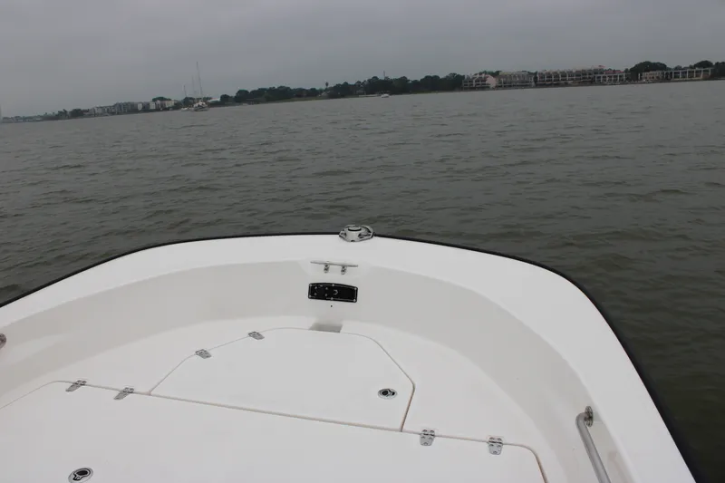Slide: The Image of Boston Whaler 190 Montauk 2026 - 25