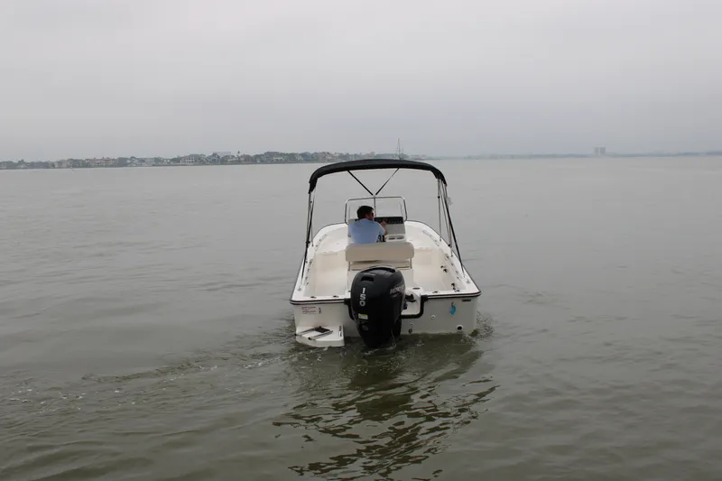 Slide: The Image of Boston Whaler 190 Montauk 2026 - 4