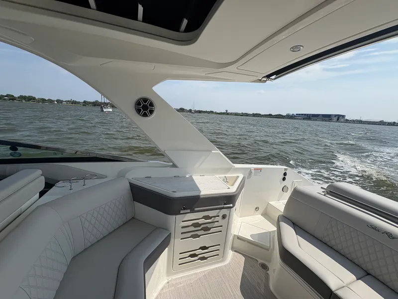 Slide: The Image of Sea Ray SLX 310 Outboard 2026 - 19