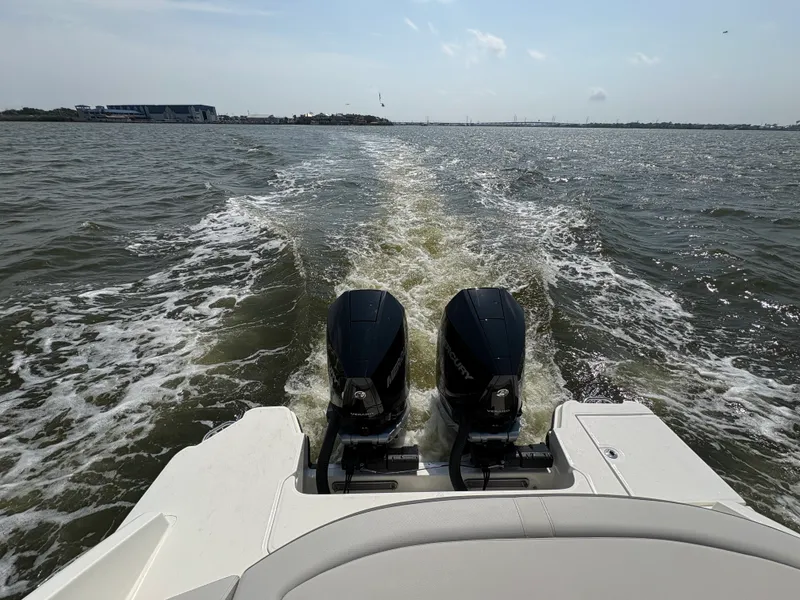 Slide: The Image of Sea Ray SLX 310 Outboard 2026 - 21
