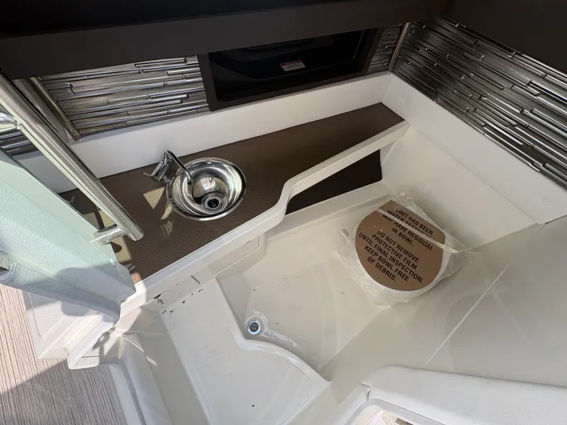 Slide: The Image of Sea Ray SLX 310 Outboard 2026 - 29