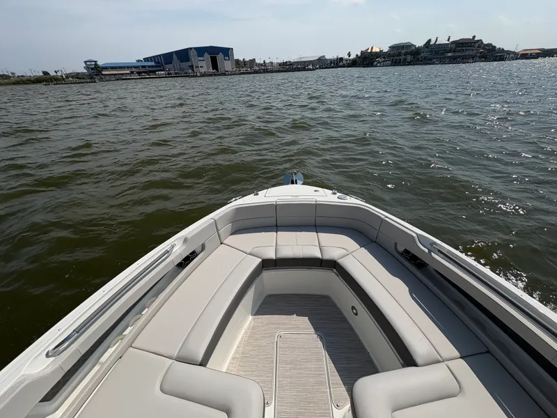 Slide: The Image of Sea Ray SLX 310 Outboard 2026 - 32