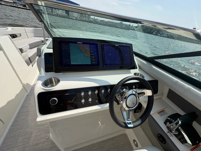 Slide: The Image of Sea Ray SLX 310 Outboard 2026 - 34