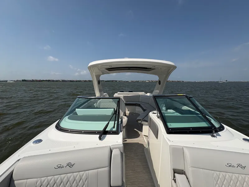 Slide: The Image of Sea Ray SLX 310 Outboard 2026 - 37