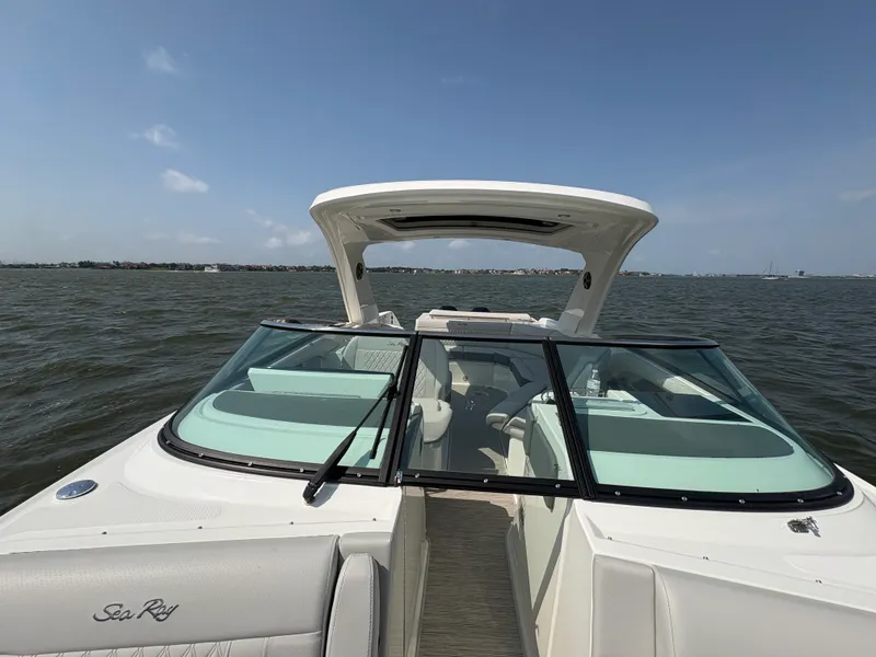 Slide: The Image of Sea Ray SLX 310 Outboard 2026 - 45