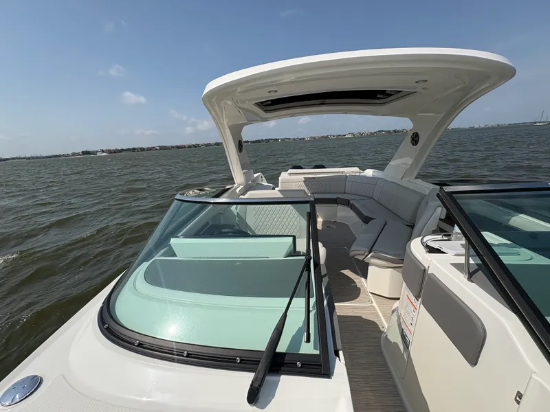 Slide: The Image of Sea Ray SLX 310 Outboard 2026 - 46