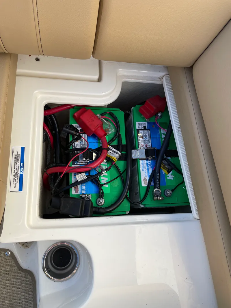 Slide: The Image of Sea Ray 270 SUNDECK 2018 - 29
