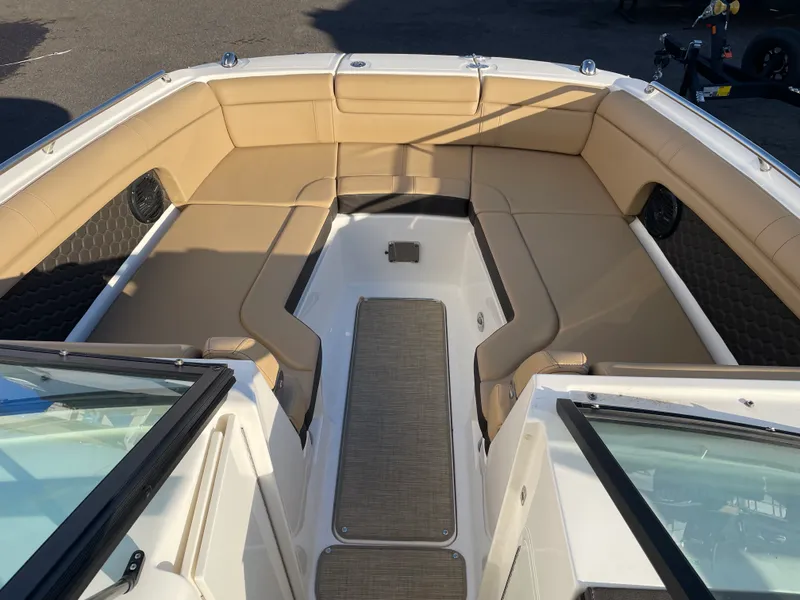 Slide: The Image of Sea Ray 270 SUNDECK 2018 - 3