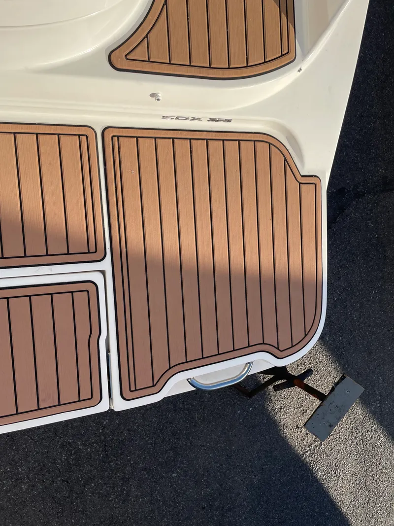 Slide: The Image of Sea Ray 270 SUNDECK 2018 - 42