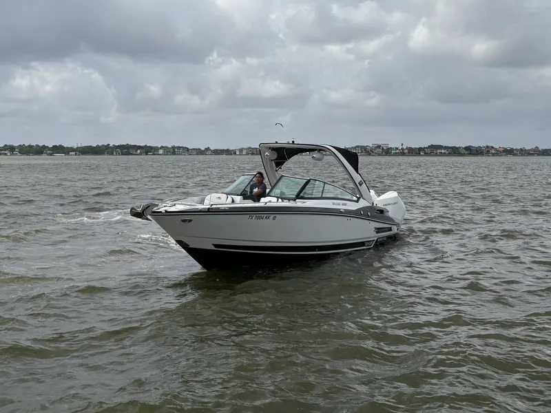 Slide: The Image of Monterey 305 SS 2019 - 2