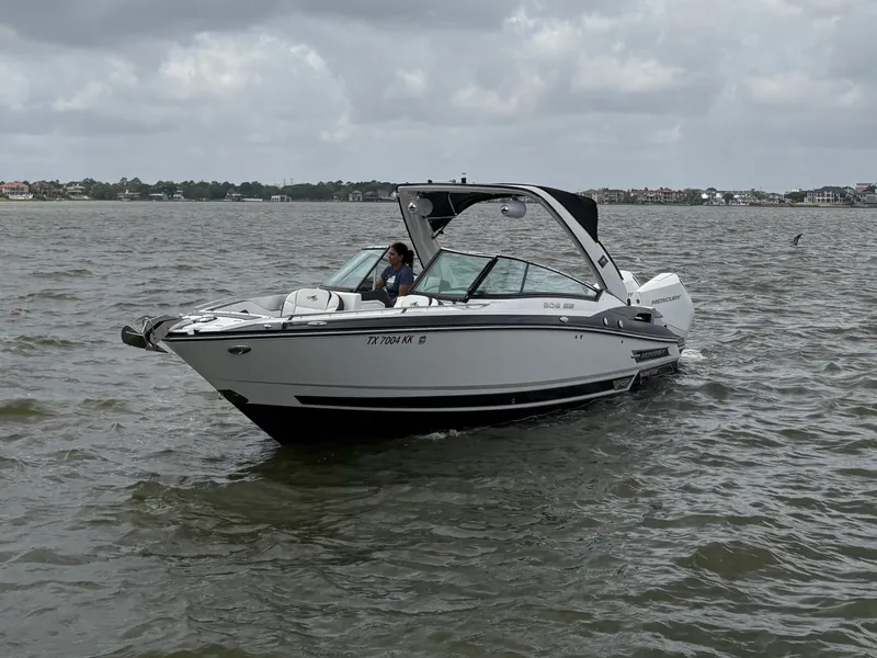 Slide: The Image of Monterey 305 SS 2019 - 3