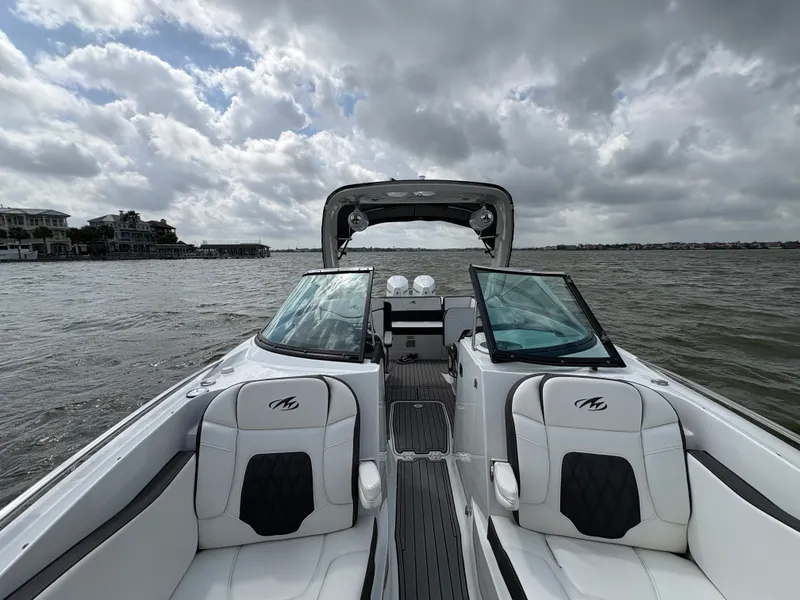 Slide: The Image of Monterey 305 SS 2019 - 38