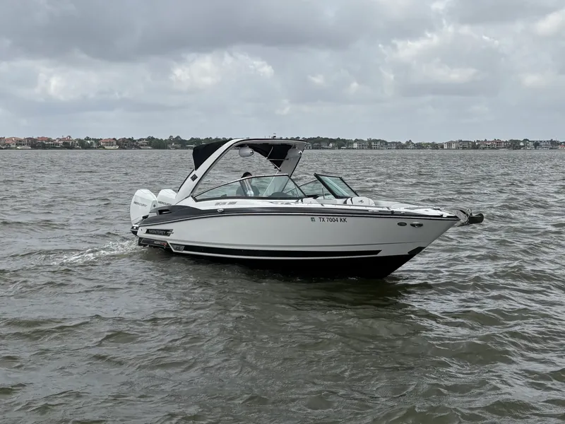 Slide: The Image of Monterey 305 SS 2019 - 8
