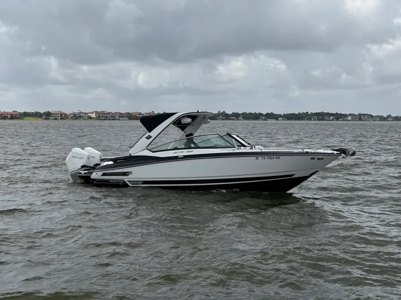 Slide: The Image of Monterey 305 SS 2019 - 9