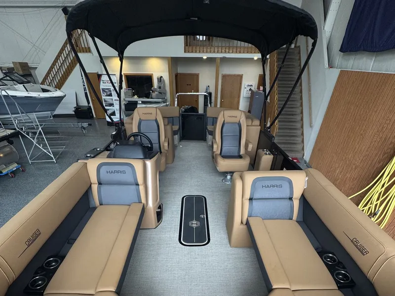 Slide: The Image of Harris 230 Cruiser 2025 - 21