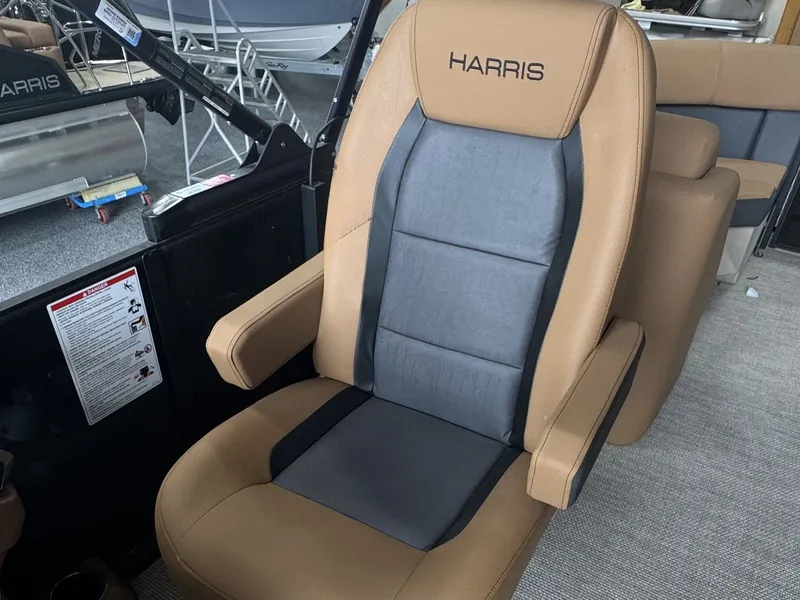 Slide: The Image of Harris 230 Cruiser 2025 - 7