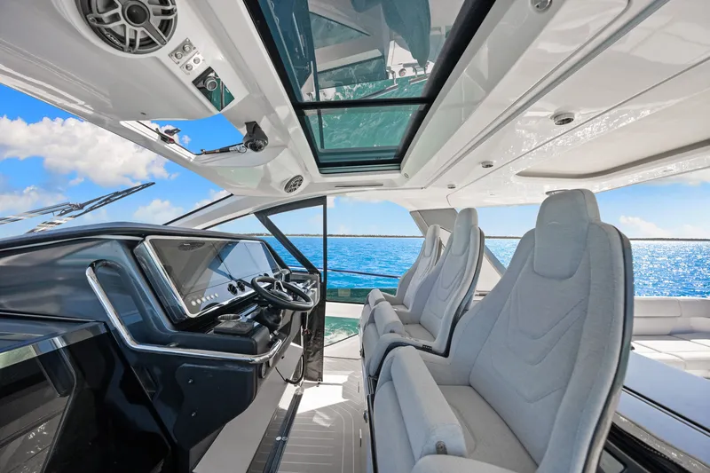 Slide: The Image of Azimut VERVE 48 2024 - 39
