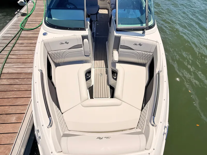 Slide: The Image of Sea Ray SLX 280 Outboard 2026 - 70