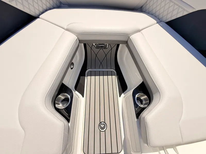 Slide: The Image of Sea Ray SLX 280 Outboard 2026 - 76