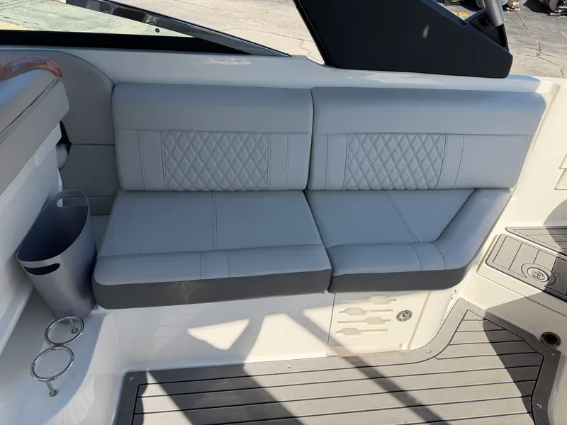 Slide: The Image of Sea Ray 280 SLX 2021 - 15