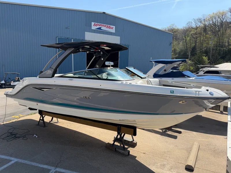 Slide: The Image of Sea Ray 280 SLX 2021 - 2