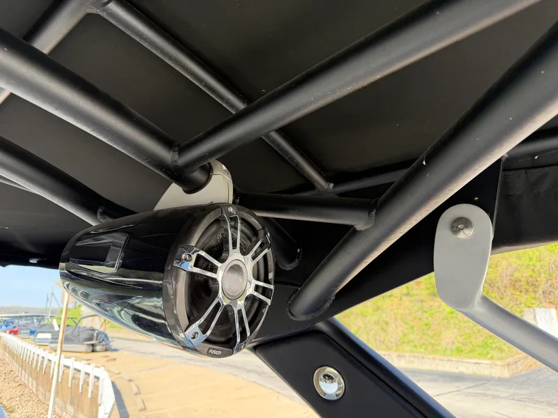 Slide: The Image of Sea Ray 280 SLX 2021 - 20