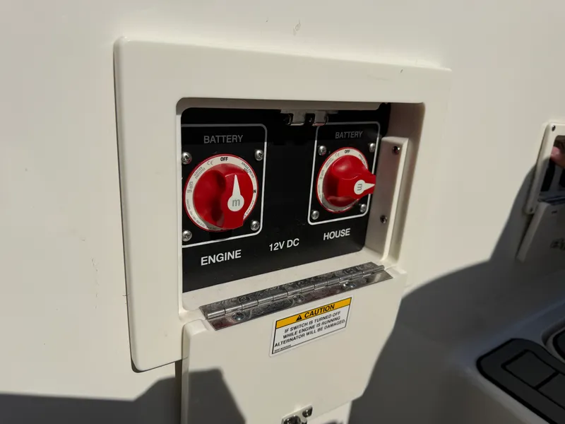 Slide: The Image of Sea Ray 280 SLX 2021 - 22