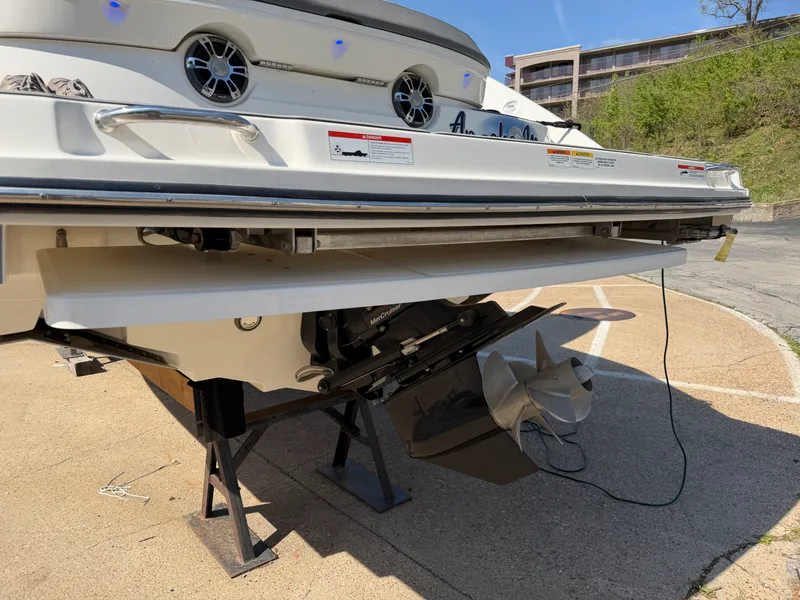 Slide: The Image of Sea Ray 280 SLX 2021 - 30