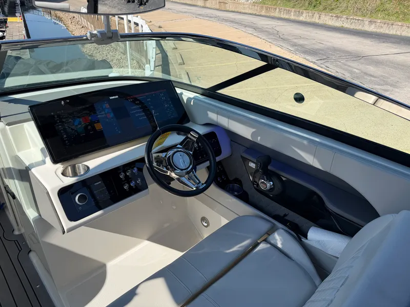 Slide: The Image of Sea Ray 280 SLX 2021 - 4