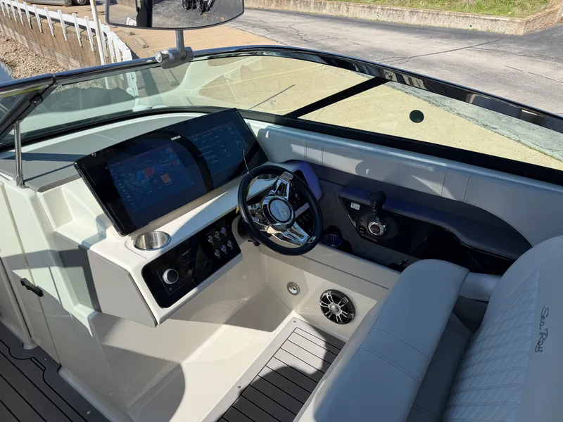 Slide: The Image of Sea Ray 280 SLX 2021 - 5