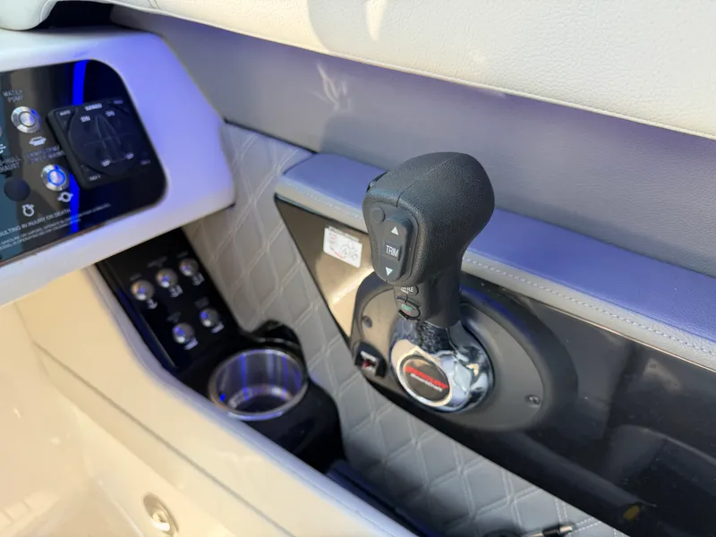 Slide: The Image of Sea Ray 280 SLX 2021 - 8