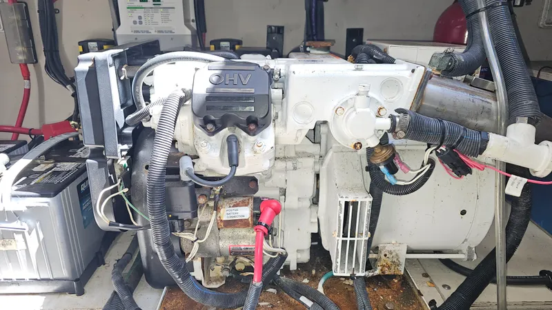 Slide: The Image of Sea Ray 350 SUNDANCER 2013 - 22