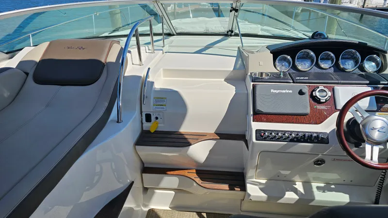 Slide: The Image of Sea Ray 350 SUNDANCER 2013 - 10
