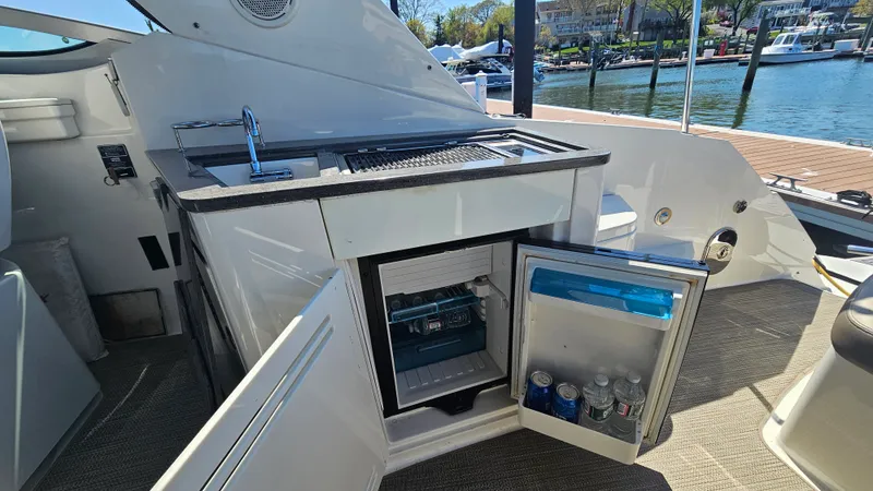 Slide: The Image of Sea Ray 350 SUNDANCER 2013 - 5