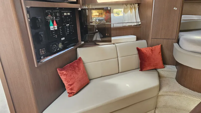 Slide: The Image of Sea Ray 350 SUNDANCER 2013 - 14