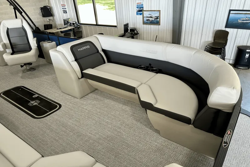 Slide: The Image of Harris 230 Cruiser 2025 - 10