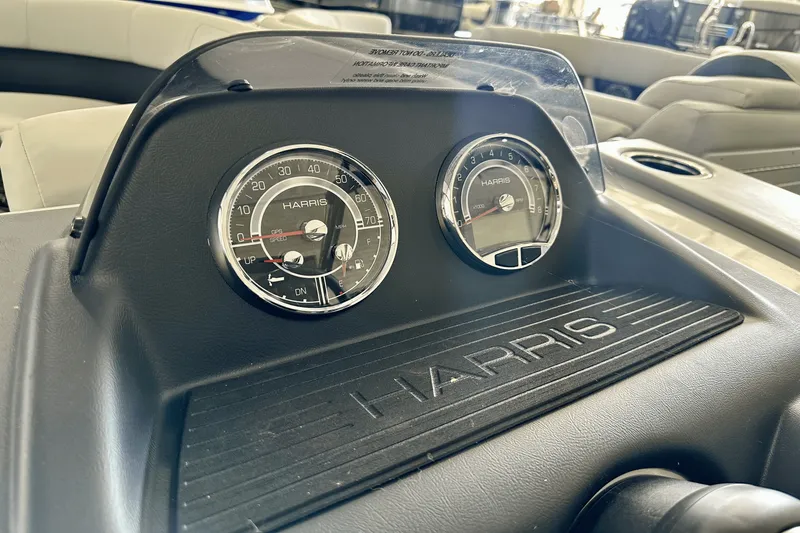 Slide: The Image of Harris 230 Cruiser 2025 - 15