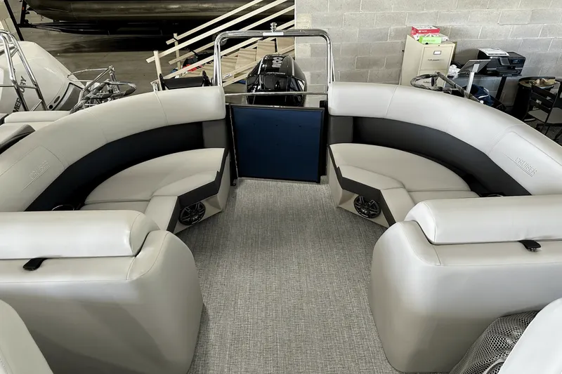 Slide: The Image of Harris 230 Cruiser 2025 - 19