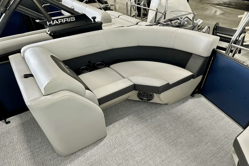 Slide: The Image of Harris 230 Cruiser 2025 - 20